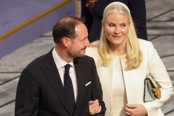 विवादको बाबजुद नर्वेले राजतन्त्र जोगायो